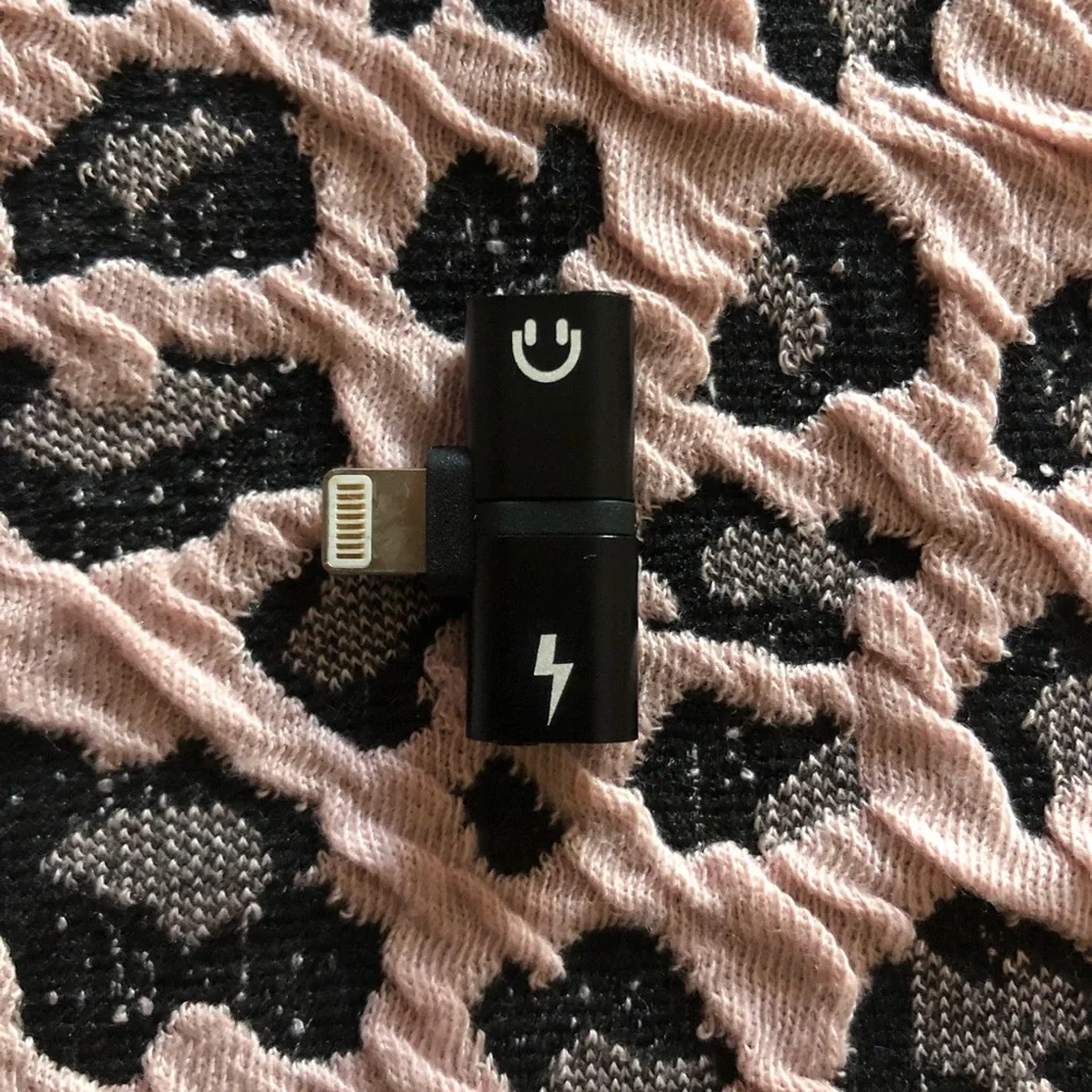2-in-1 iPhone Adapter